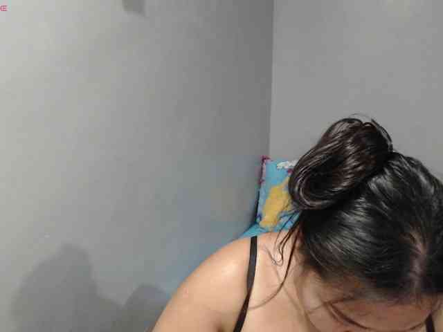 BubbleButtPinay webcam