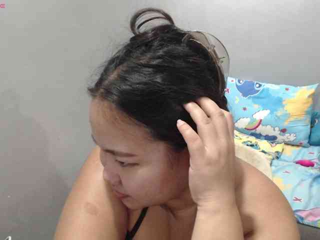 BubbleButtPinay webcam