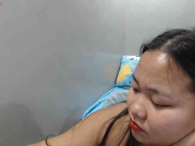 BubbleButtPinay webcam