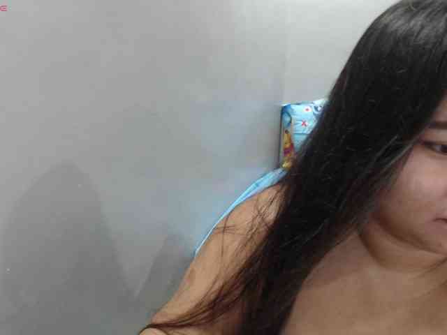 BubbleButtPinay webcam