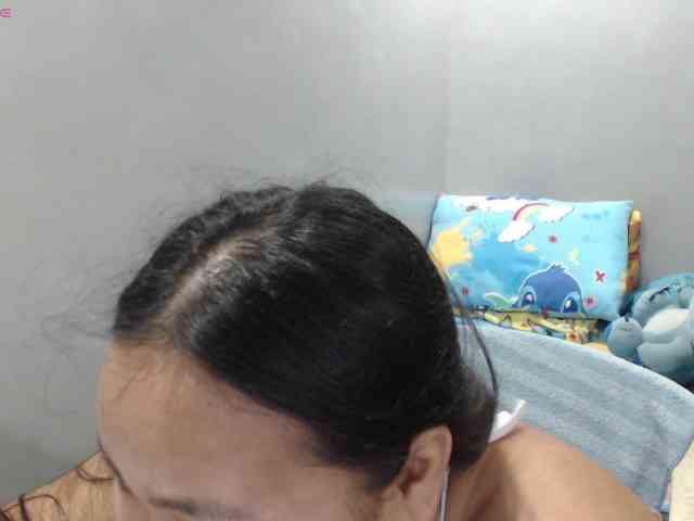 BubbleButtPinay webcam