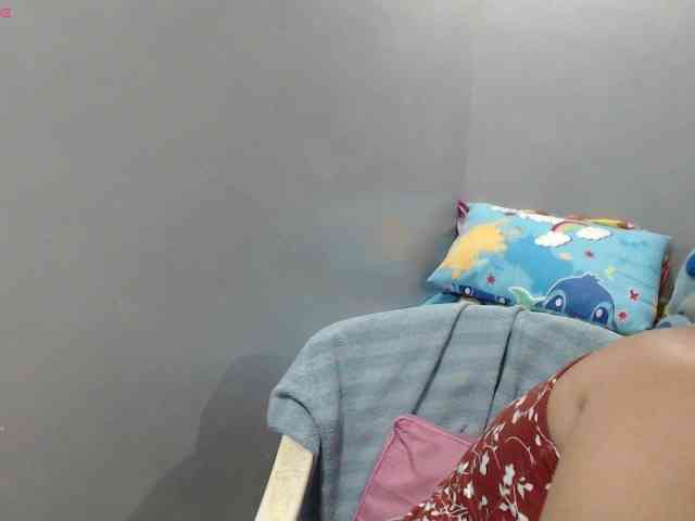 BubbleButtPinay webcam