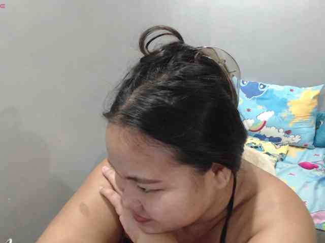 BubbleButtPinay webcam