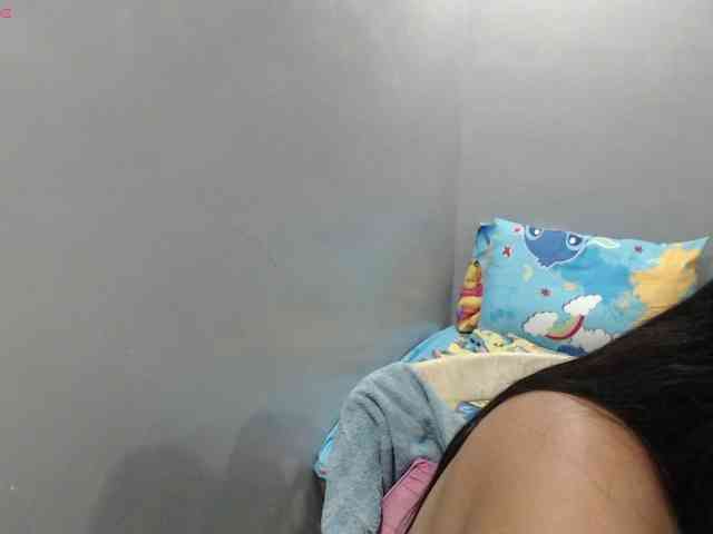 BubbleButtPinay webcam