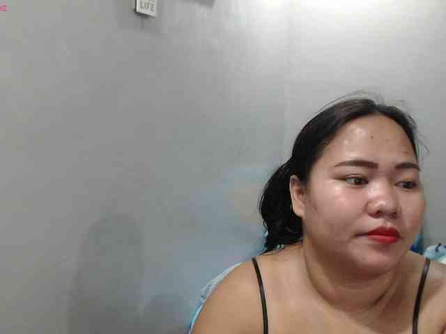 BubbleButtPinay webcam