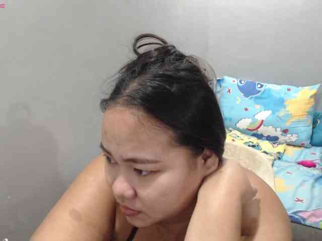 BubbleButtPinay webcam