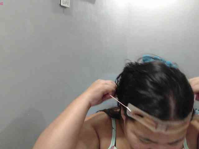 BubbleButtPinay webcam