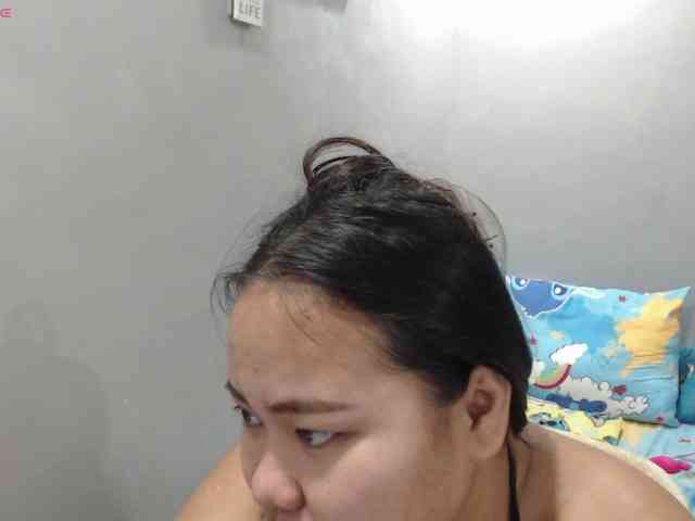 BubbleButtPinay webcam