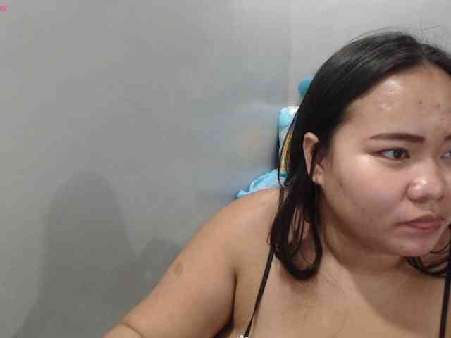 BubbleButtPinay webcam