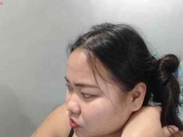 BubbleButtPinay webcam