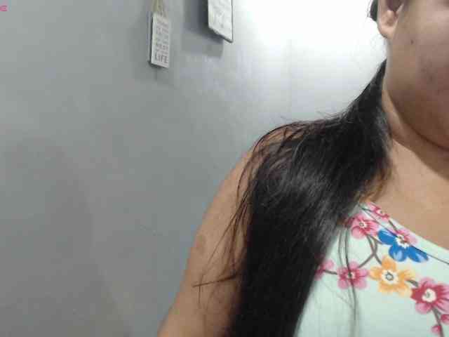 BubbleButtPinay webcam