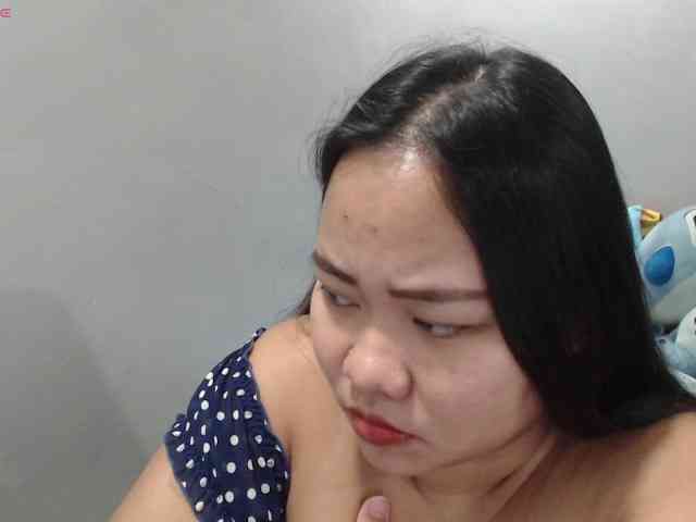 BubbleButtPinay webcam