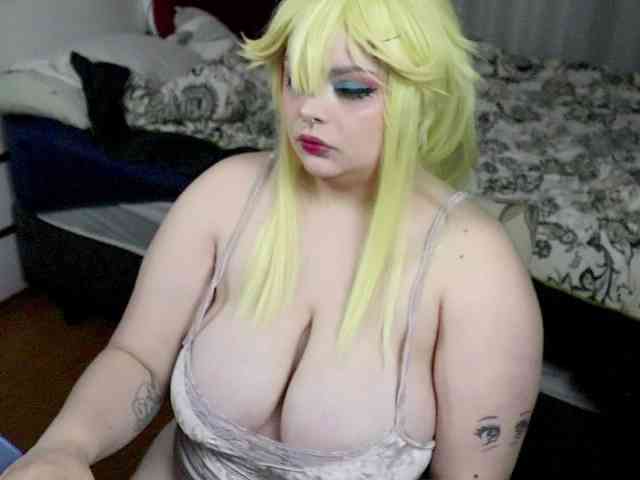 SweetSuika webcam