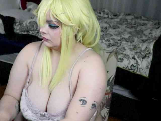 SweetSuika webcam