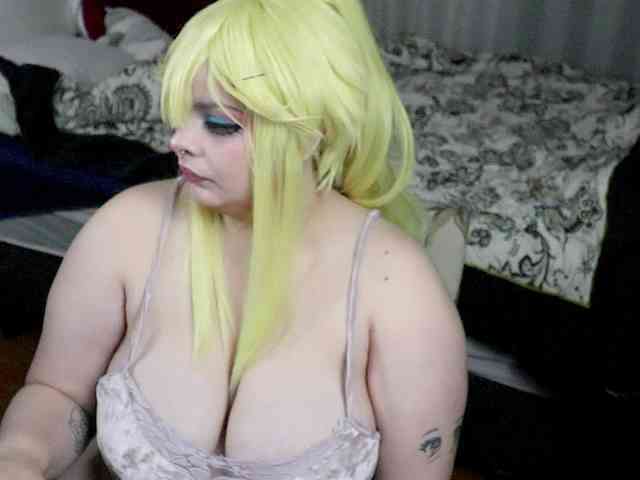 SweetSuika webcam