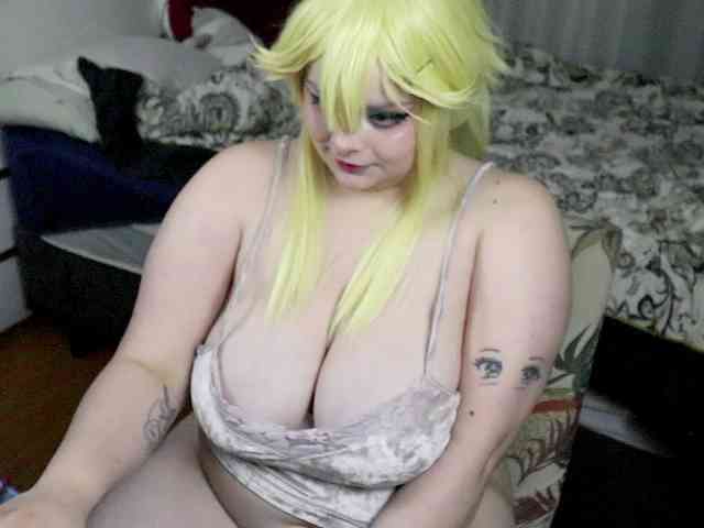 SweetSuika webcam
