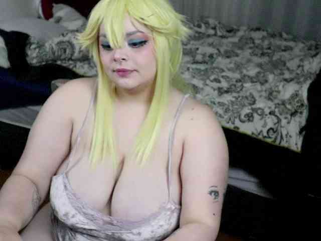 SweetSuika webcam