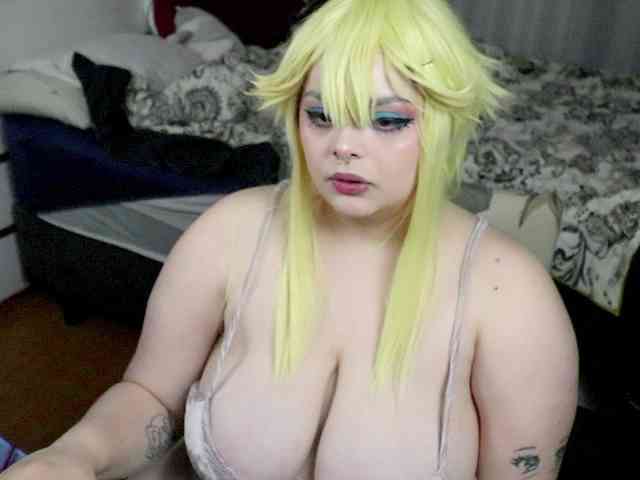 SweetSuika webcam