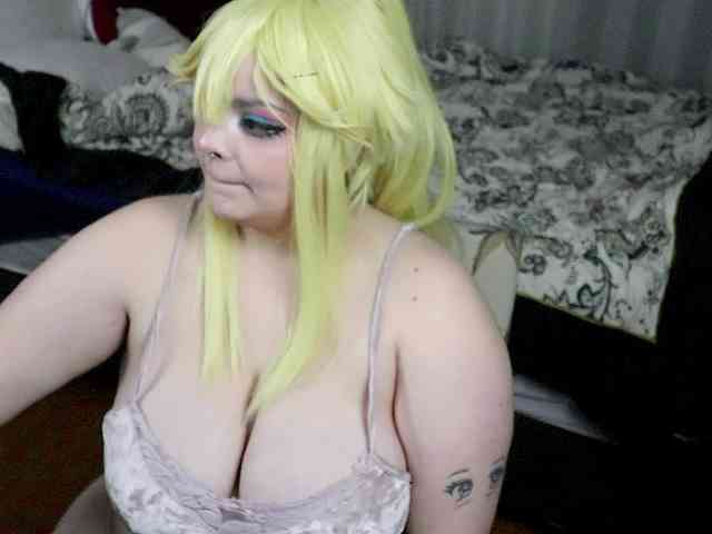 SweetSuika webcam