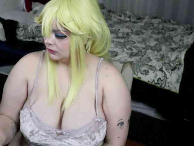 SweetSuika webcam