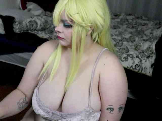 SweetSuika webcam