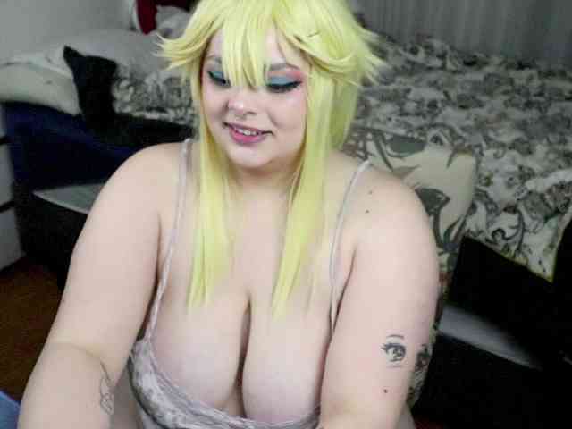 SweetSuika webcam