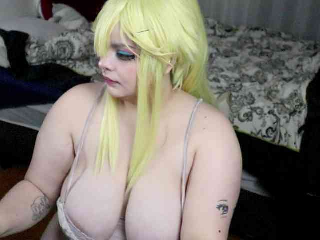 SweetSuika webcam