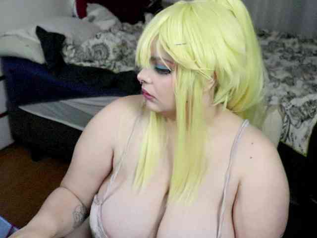 SweetSuika webcam