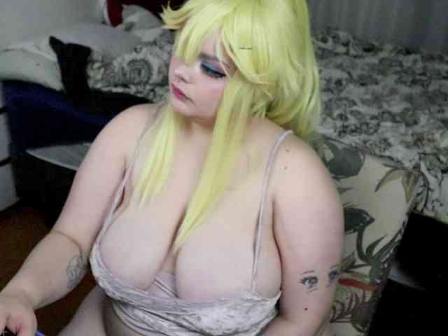 SweetSuika webcam