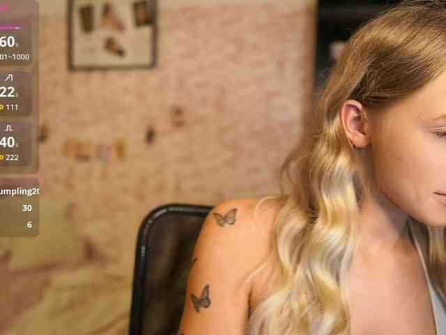 NicoletteShea01 webcam