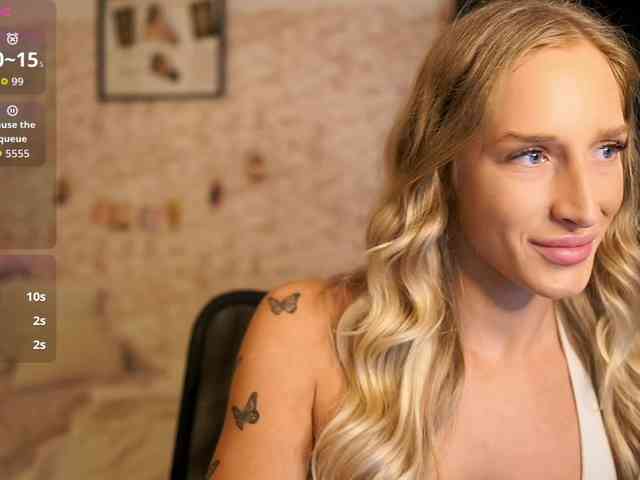 NicoletteShea01 webcam