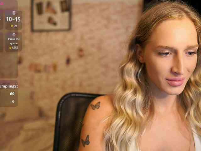 NicoletteShea01 webcam