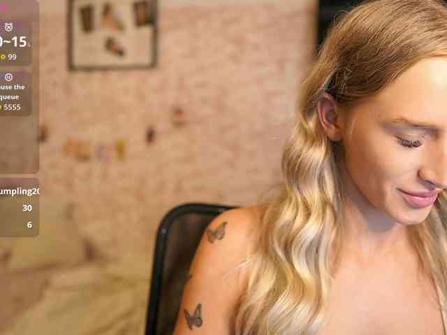 NicoletteShea01 webcam