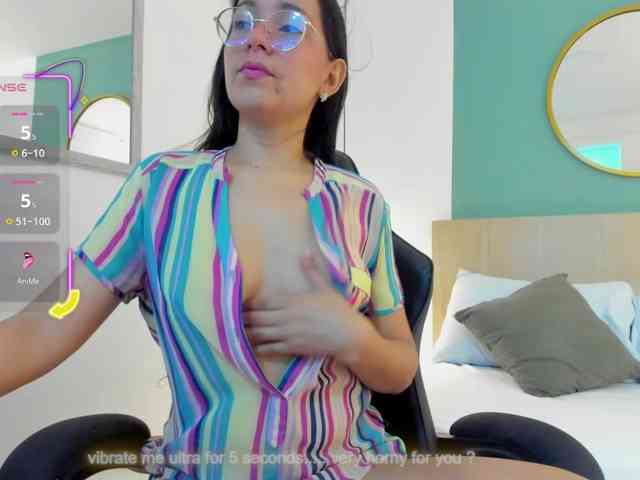 lucy-blue28 webcam