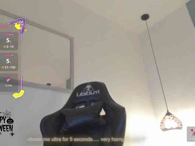 lucy-blue28 webcam