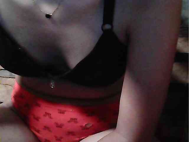 HornyNica webcam
