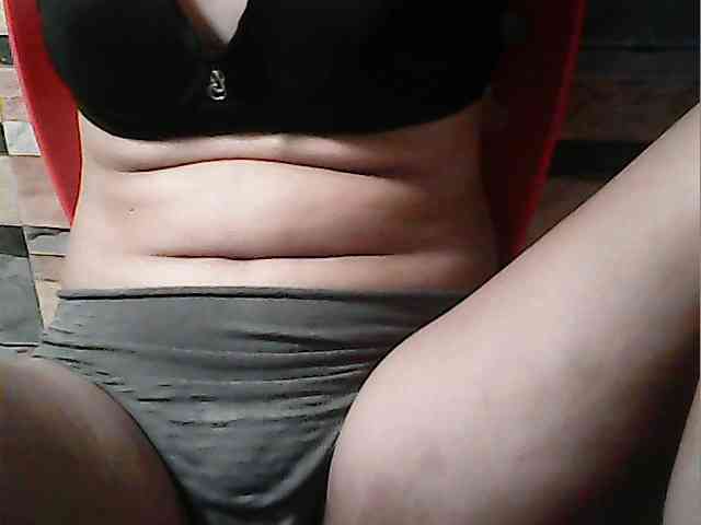 HornyNica webcam
