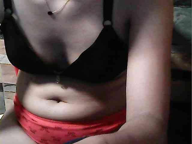 HornyNica webcam