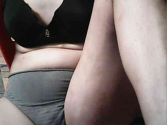 HornyNica webcam