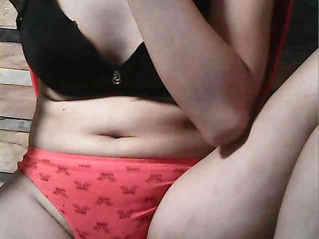 HornyNica webcam