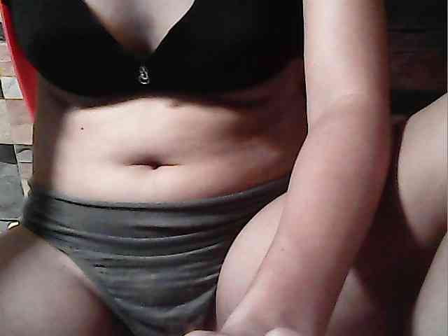 HornyNica webcam