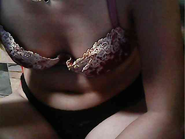 HornyNica webcam