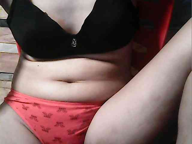HornyNica webcam