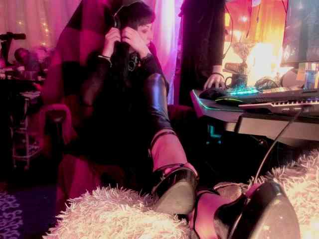 miss-asmodeus webcam