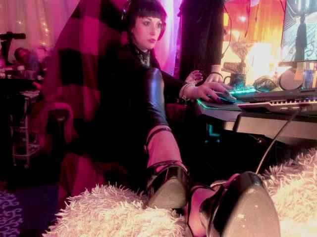 miss-asmodeus webcam