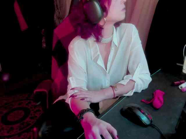 miss-asmodeus webcam