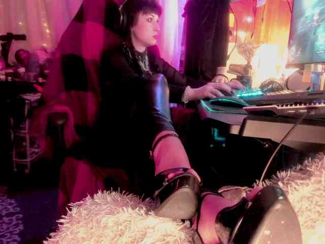 miss-asmodeus webcam