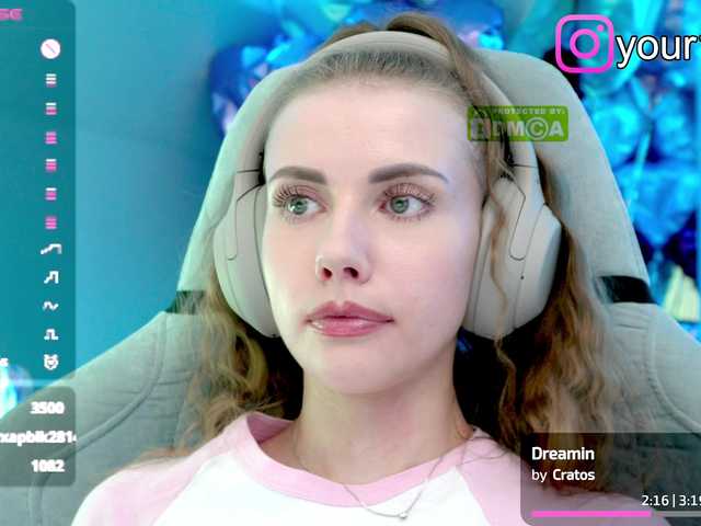 VikkiExtraCheese webcam