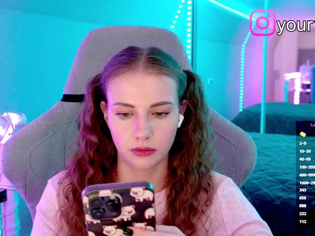 Entra en el chat con el modelo VikkiExtraCheese VikkiExtraCheese