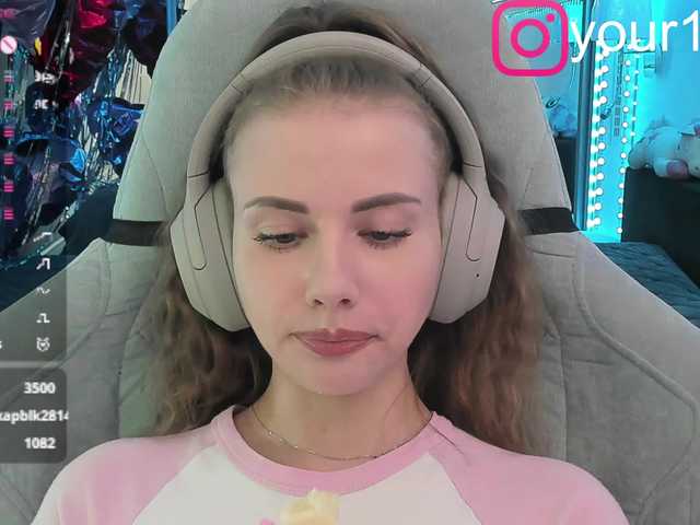 VikkiExtraCheese webcam